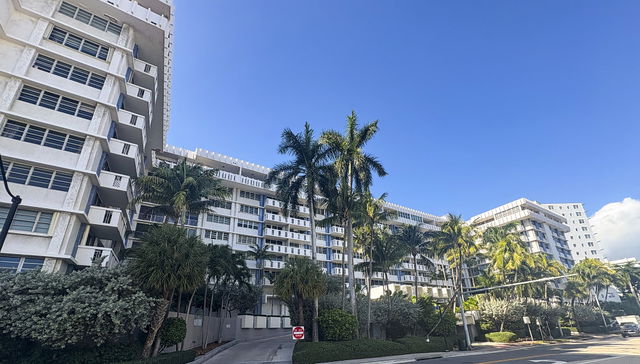 South Bay Club Condo photo 2